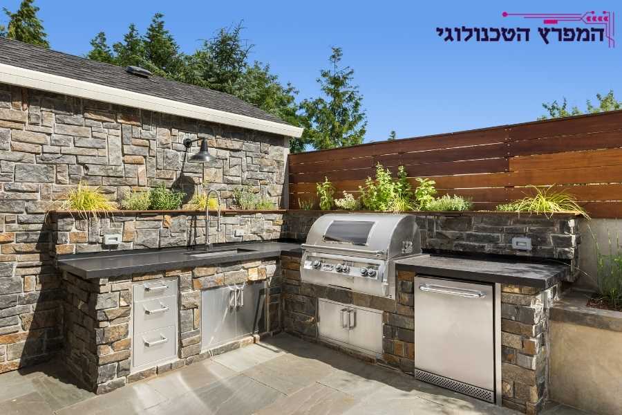 טכנולוגיה מתקדמת במטבח חוץ